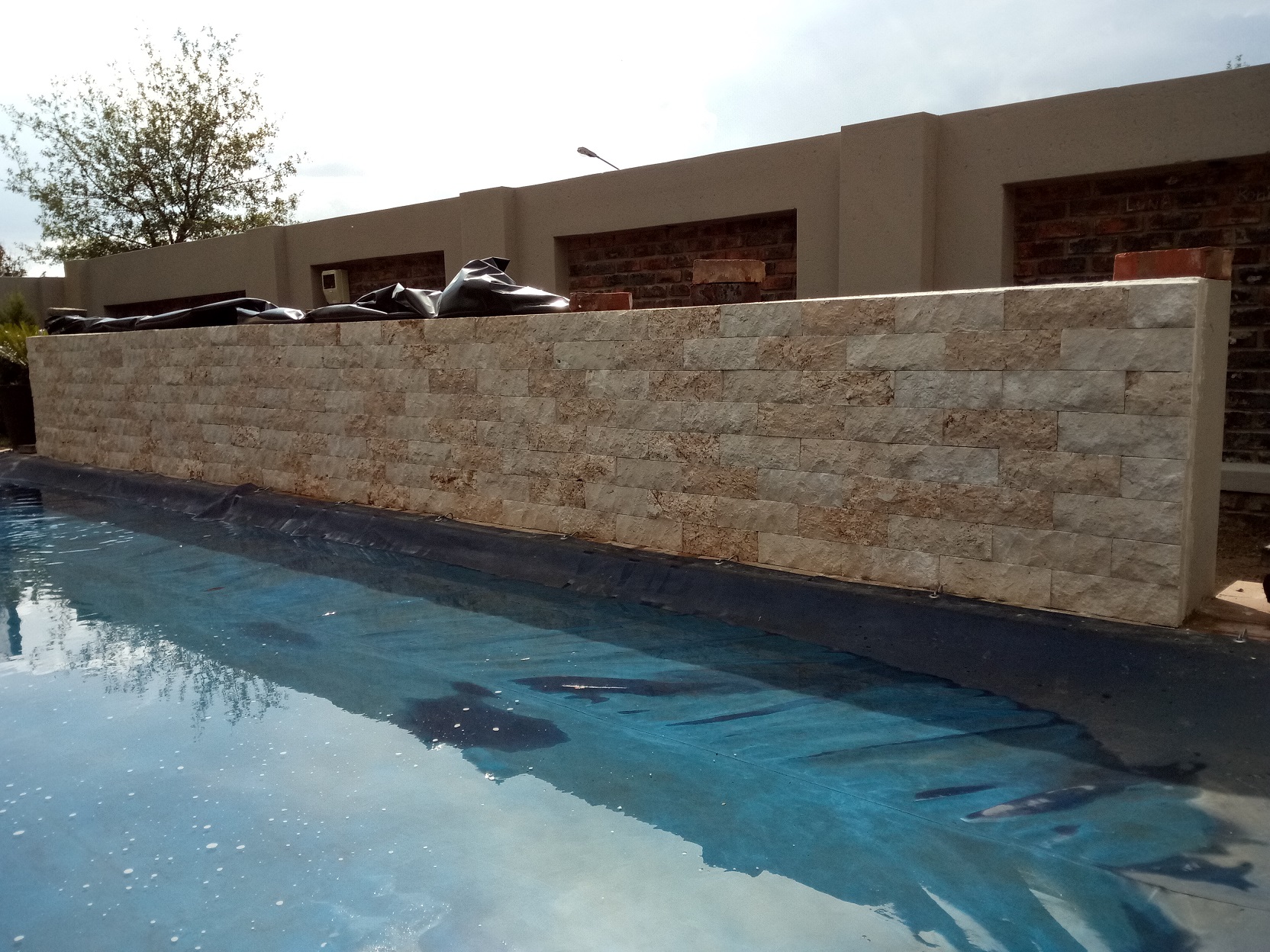 Fountain wall